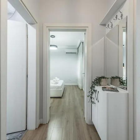 Luxurious Modern Apartment
