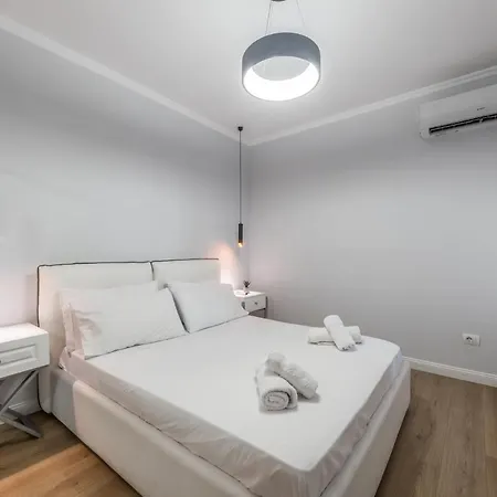 Luxurious Modern Apartment